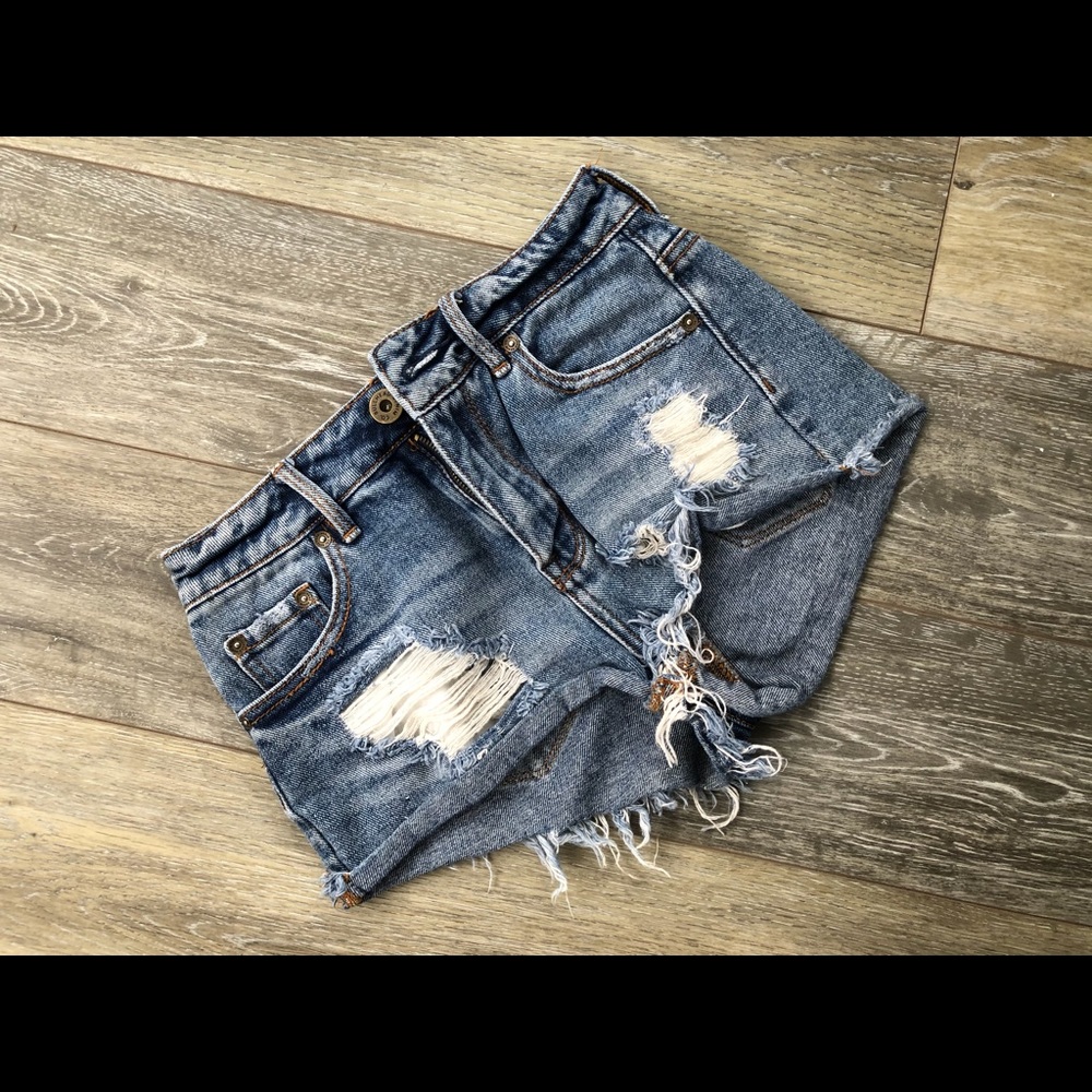 Bullhead distress jeans shorts
